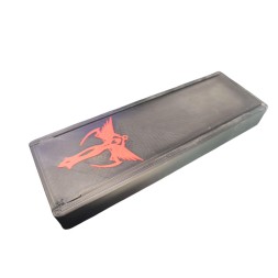 Storage box for straight razor and kamisori with polishing cloth