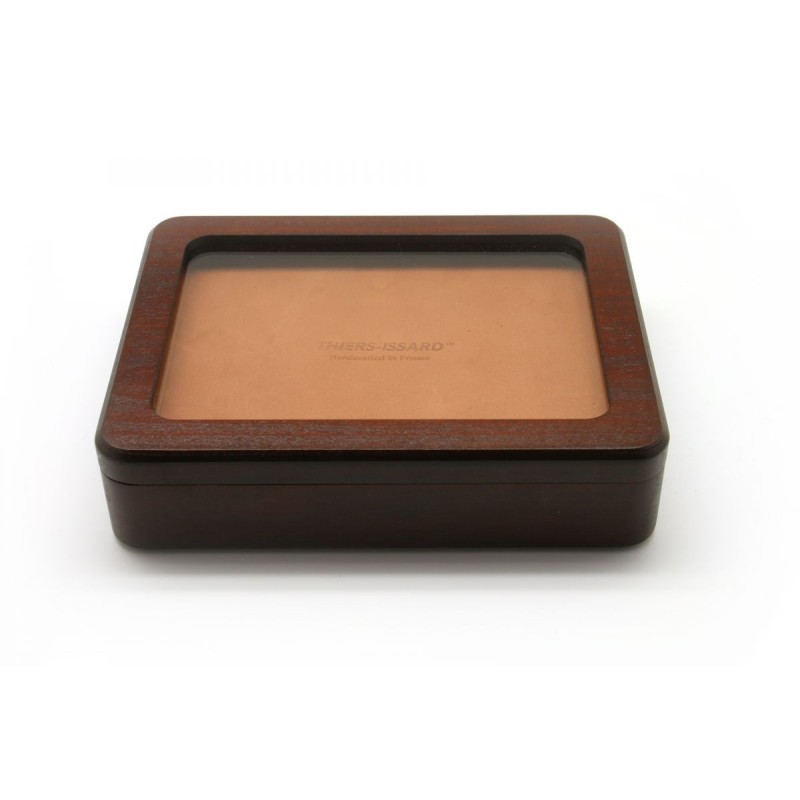 Box for 7 razors with rounded edges and glass lid